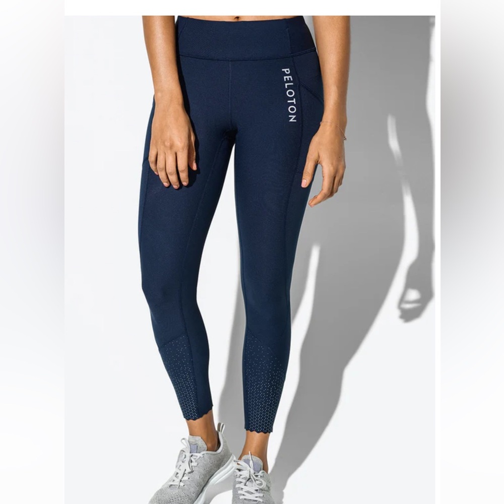 Peloton x lululemon scalloped navy leggings size 8